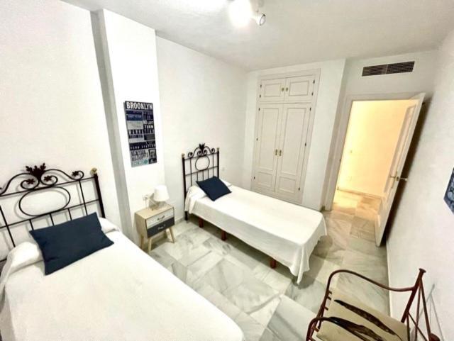 Amazing Apartment For Families Up To 6 Persons Benalmádena Eksteriør bilde