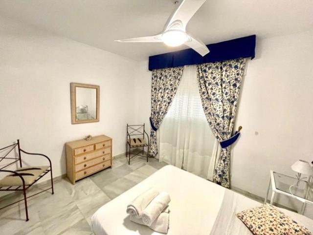 Amazing Apartment For Families Up To 6 Persons Benalmádena Eksteriør bilde